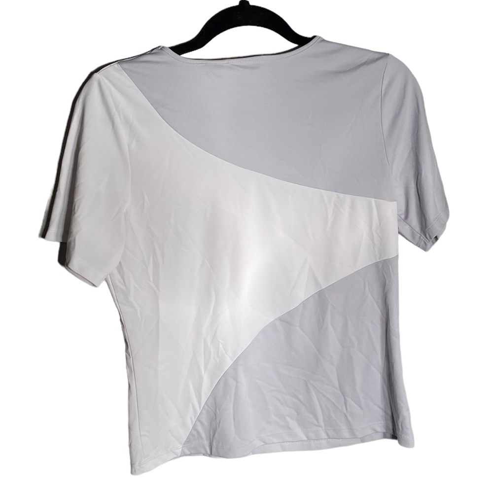 Izod fitness shirt gray and white